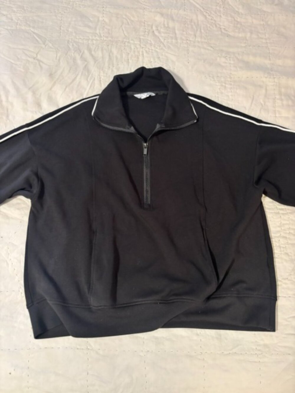 Rae Mode Women's L soft black pullover top